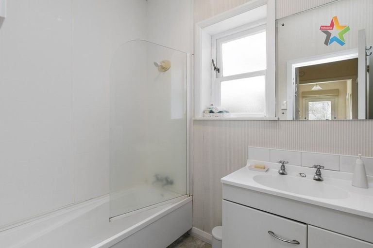 Photo of property in 28 Trafalgar Street, Waiwhetu, Lower Hutt, 5010