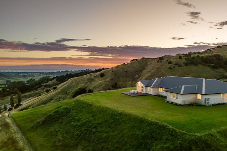 Photo of property in 170 Eskridge Drive, Eskdale, Napier, 4182