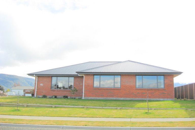 Photo of property in 41 Govan Drive, Te Anau, 9600