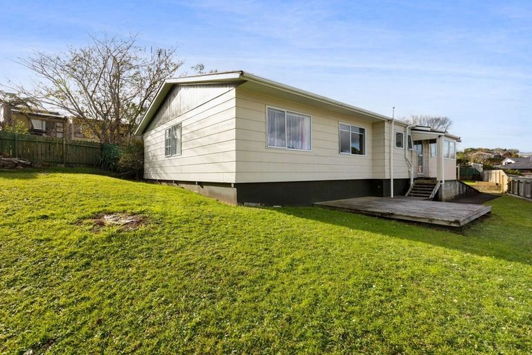 Photo of property in 9a Ballantrae Place, Highlands Park, New Plymouth, 4312