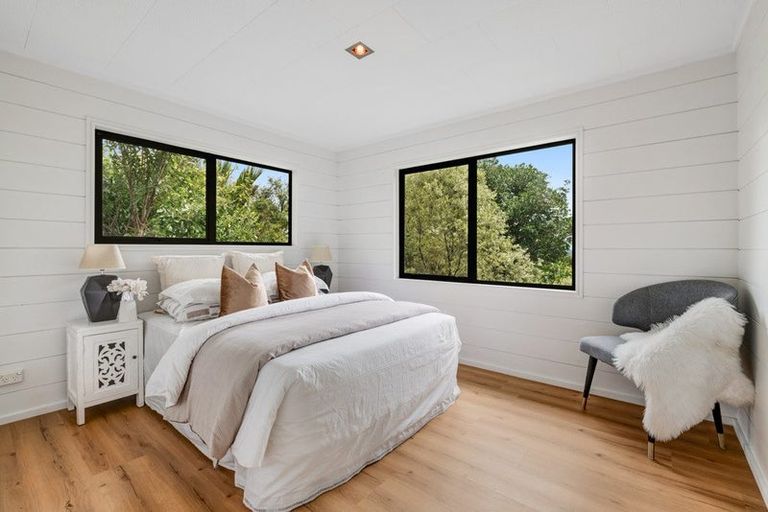 Photo of property in 2/15 Pemberton Avenue, Bayview, Auckland, 0629