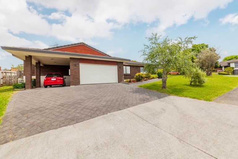 Photo of property in 84 Mirrabooka Avenue, Botany Downs, Auckland, 2010