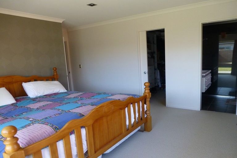 Photo of property in 17 Foresters Crescent, Parklands, Christchurch, 8083