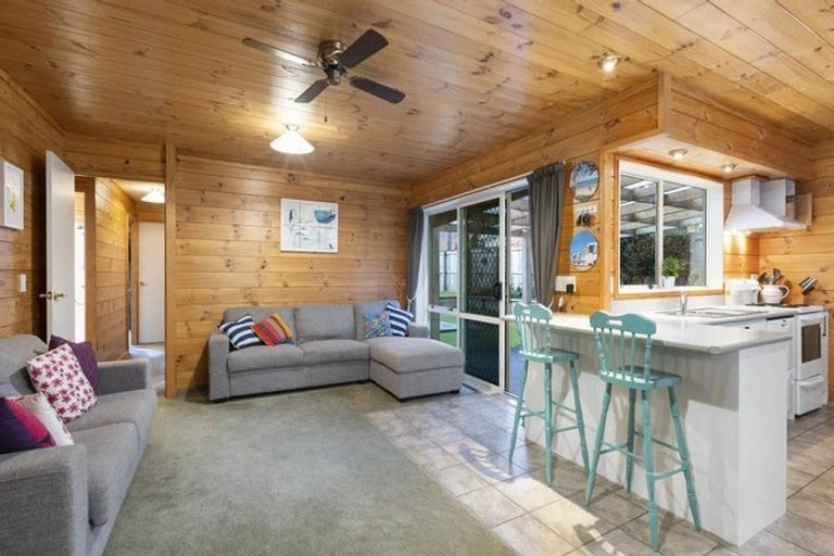 Photo of property in 2 Halyard Loop, Haruru, 0204