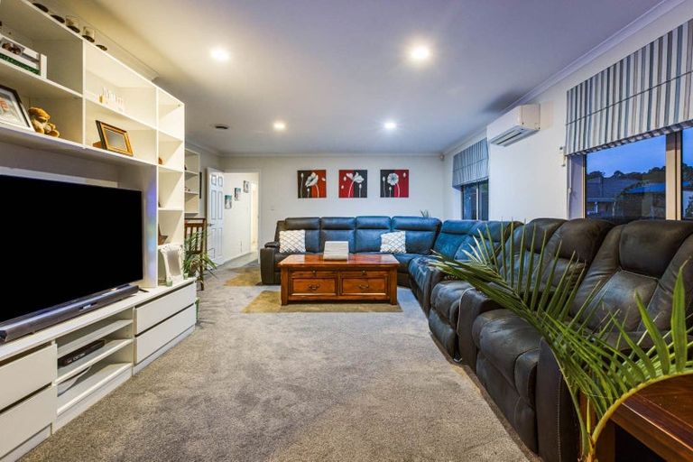 Photo of property in 14 Norman Close, The Gardens, Auckland, 2105