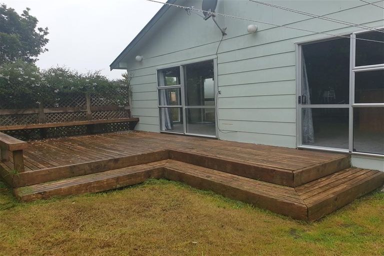 Photo of property in 10 Colenso Place, Otaki Beach, Otaki, 5512