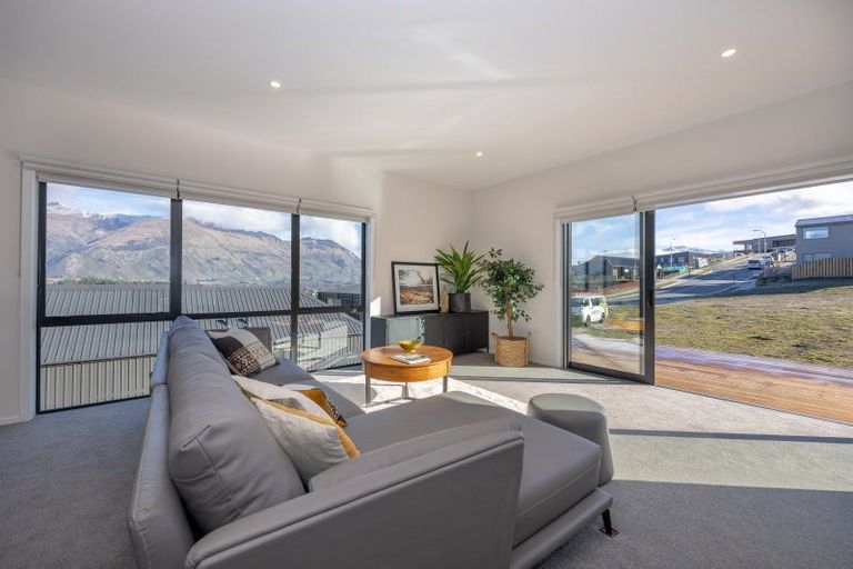 Photo of property in 60 Kirimoko Crescent, Wanaka, 9305