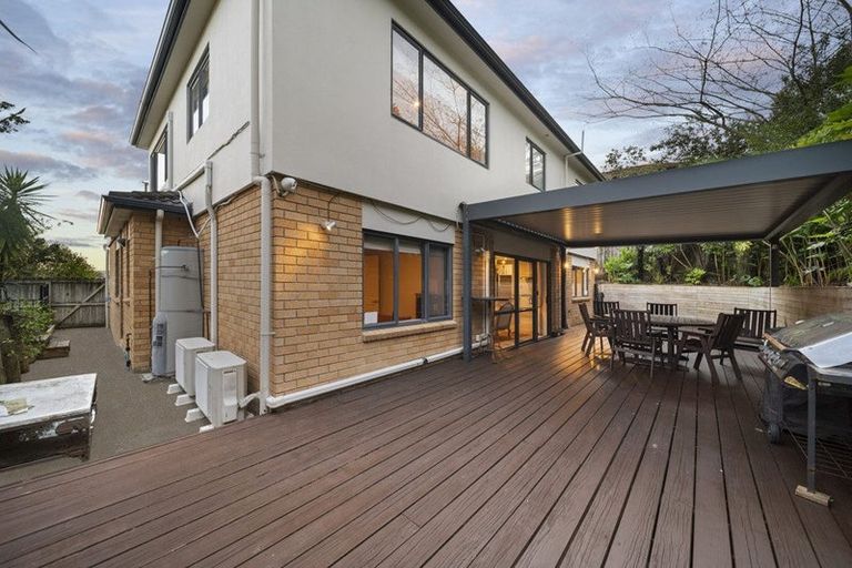 Photo of property in 1 Waldorf Crescent, Orewa, 0931