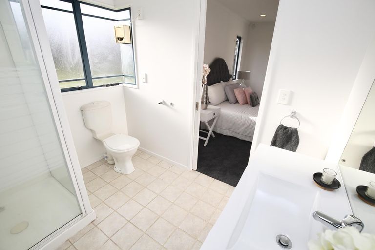 Photo of property in 18 Admiral Crescent, Flagstaff, Hamilton, 3210