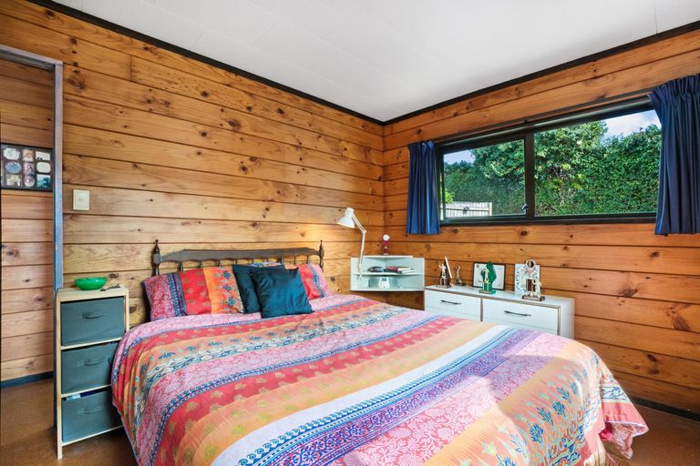 Photo of property in 2b Collingwood Road, Waiuku, 2123