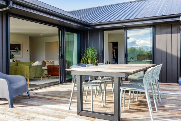 Photo of property in 2 Tasman Street, Opunake, 4616