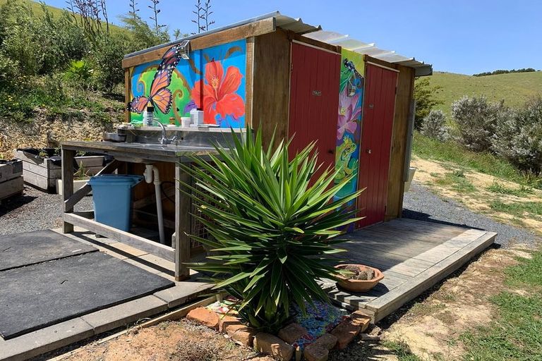 Photo of property in 1665 Matapouri Road, Matapouri, Whangarei, 0173