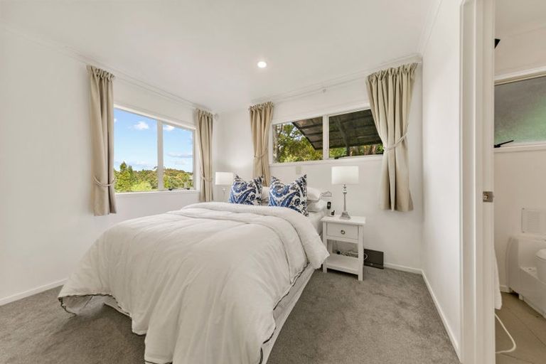 Photo of property in 91 Mountain Road, Henderson Valley, Auckland, 0612