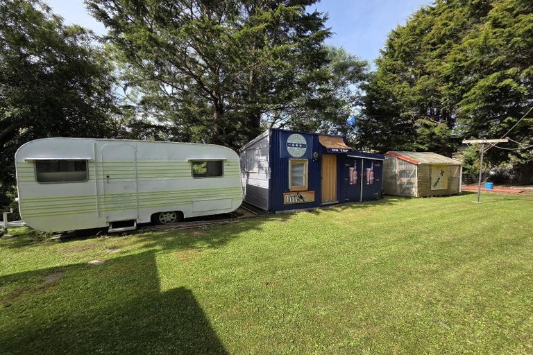 Photo of property in 90 Salcombe Street, Kaitangata, 9210