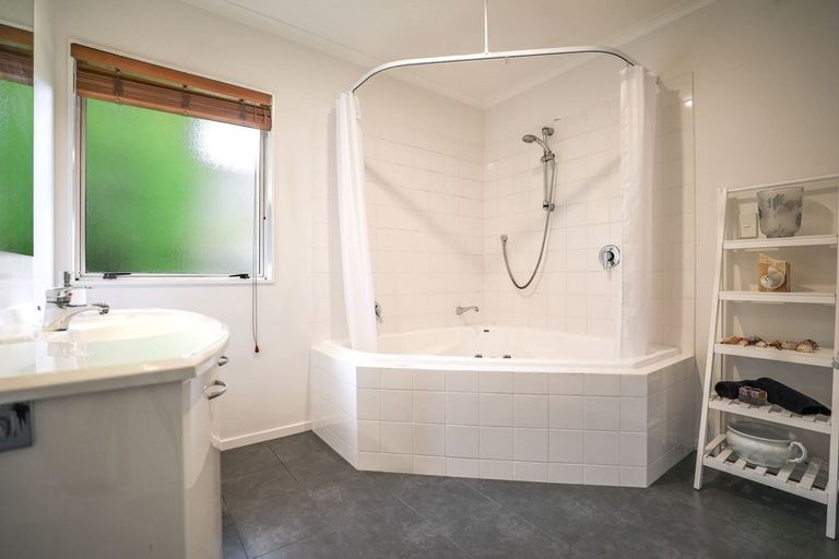 Photo of property in 31 Stanley Drive, Lynmore, Rotorua, 3010