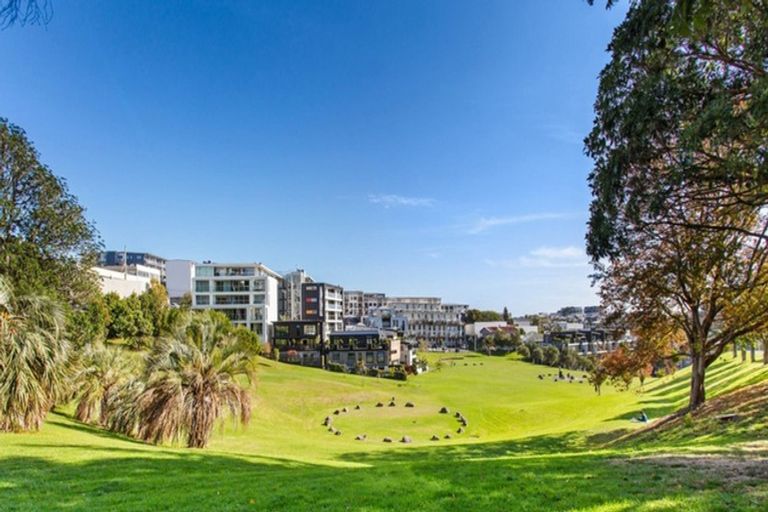 Photo of property in 22/3 Ngahura Street, Eden Terrace, Auckland, 1021