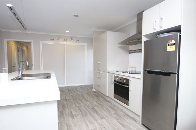 Photo of property in 238 Wainoni Road, Avondale, Christchurch, 8061