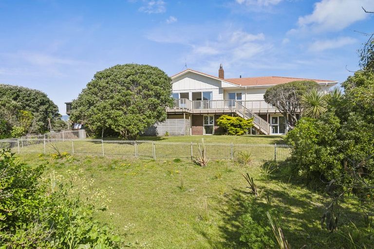 Photo of property in 7 Nuhaka Place, Paraparaumu Beach, Paraparaumu, 5032