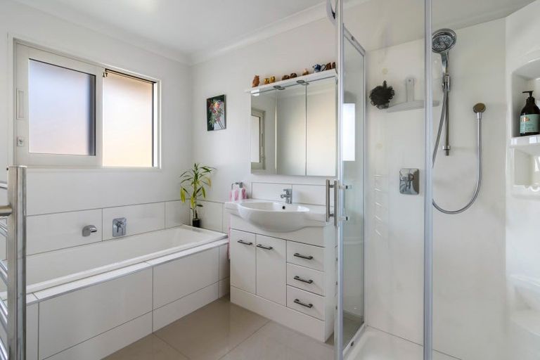 Photo of property in 10 Harold Place, Stoke, Nelson, 7011