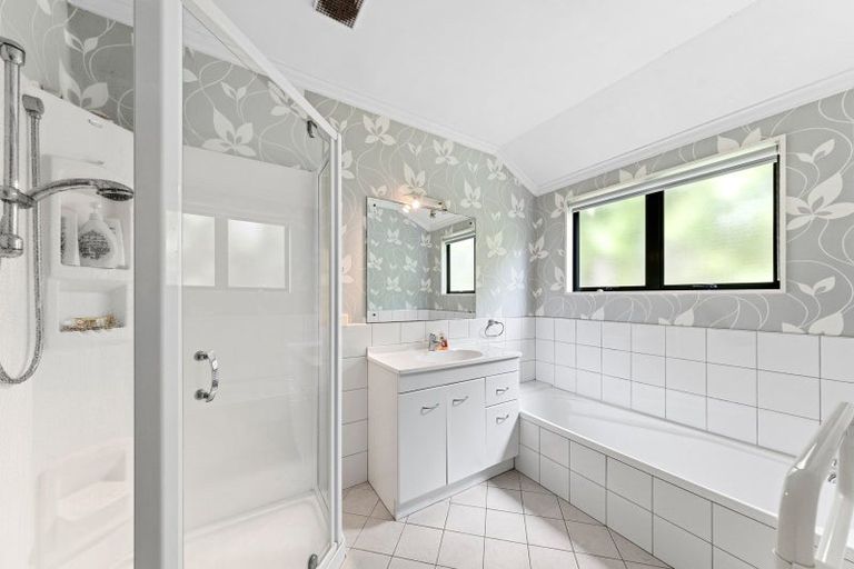 Photo of property in 10 Saint Ives Grove, Whalers Gate, New Plymouth, 4310