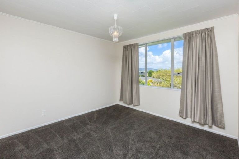 Photo of property in 35b Roband Crescent, Brown Owl, Upper Hutt, 5018