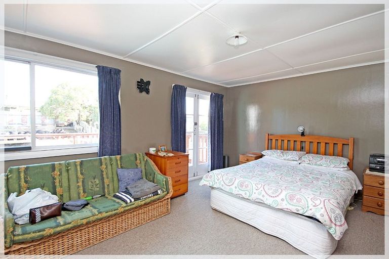 Photo of property in 22 Andresen Street, Foxton Beach, Foxton, 4815