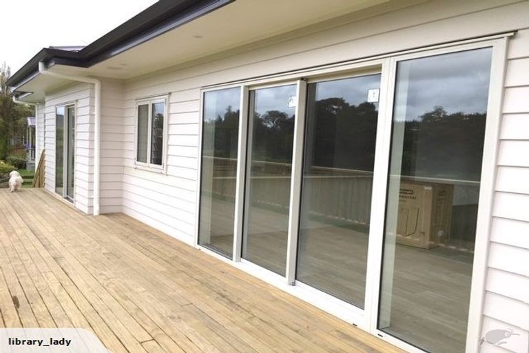 Photo of property in 14 Rheingold Place, Huapai, Kumeu, 0810