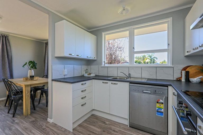 Photo of property in 9 Burton Place, Flaxmere, Hastings, 4120