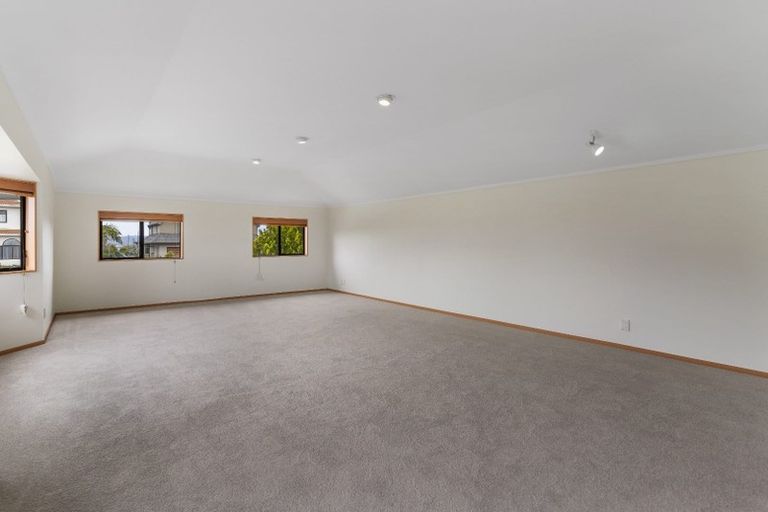 Photo of property in 94 Onetaunga Road, Chatswood, Auckland, 0626