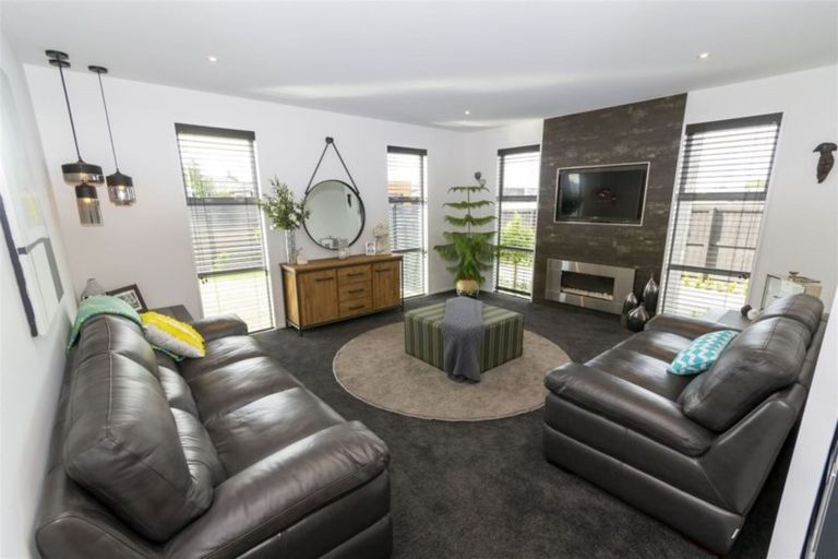 Photo of property in 19 Sloan Avenue, Rangiora, 7400