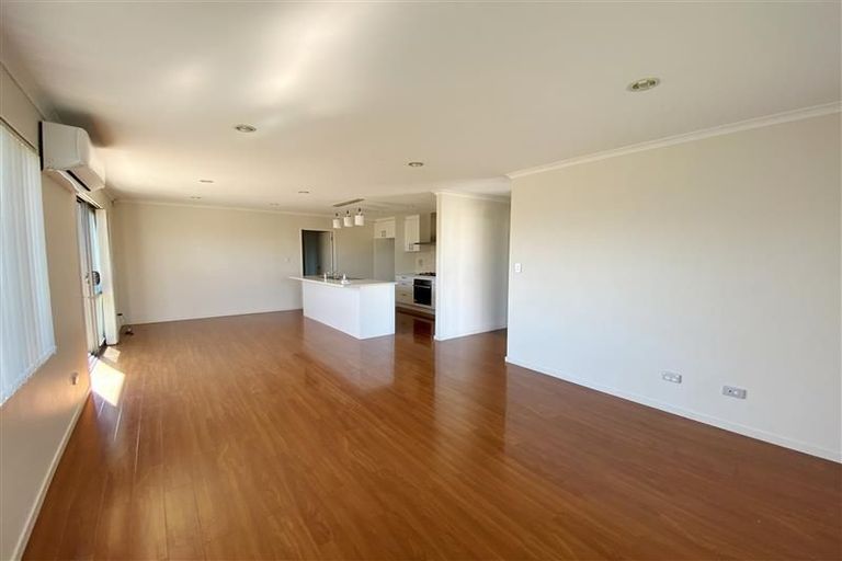 Photo of property in 12 Peerless Avenue, Takanini, 2112