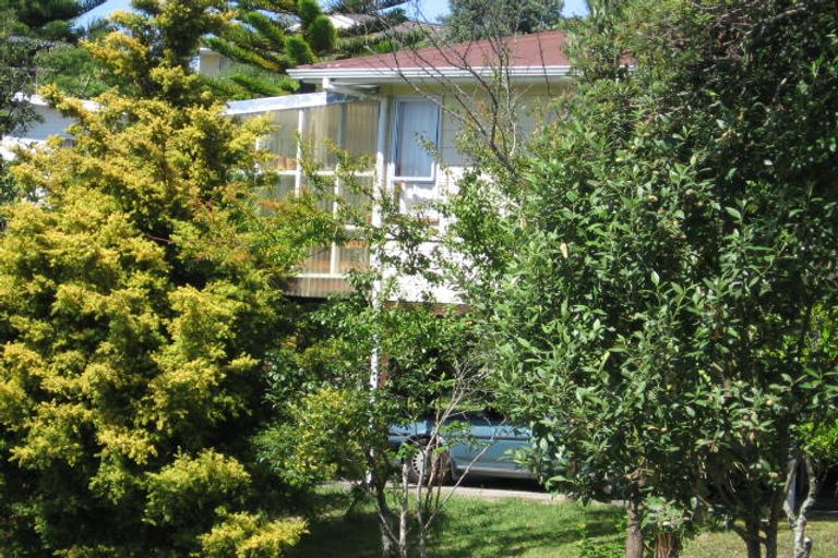 Photo of property in 24 Dunraven Place, Torbay, Auckland, 0630