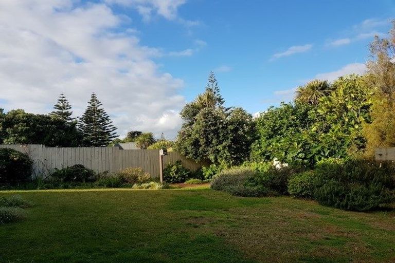 Photo of property in 62 Marine Parade, Otaki Beach, Otaki, 5512