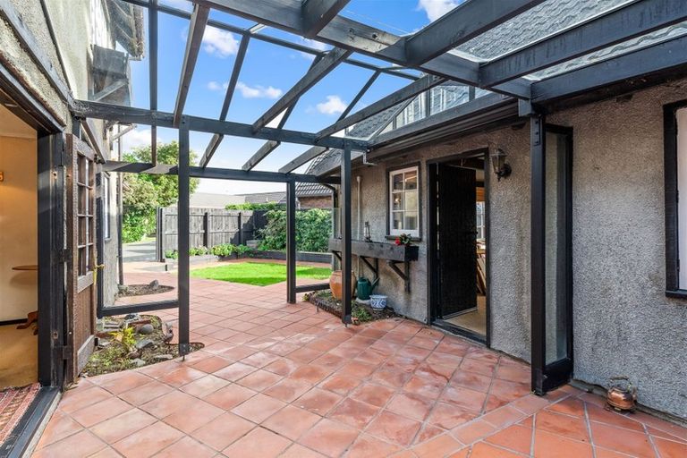 Photo of property in 1 Kohutuhutu Road, Raumati Beach, Paraparaumu, 5032