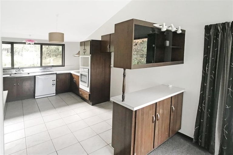 Photo of property in 14 Chenery Road, Red Beach, 0932