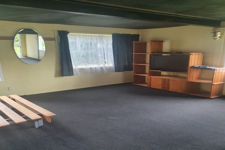 Photo of property in 279 Motutara Road, Muriwai, Waimauku, 0881