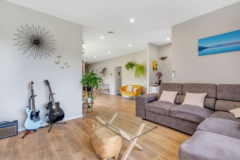 Photo of property in 5 Sapwood Crescent, Takanini, 2110