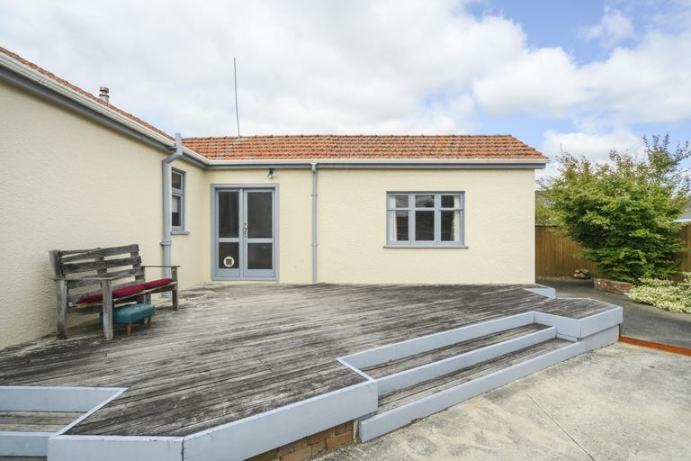 Photo of property in 629 Featherston Street, Roslyn, Palmerston North, 4414