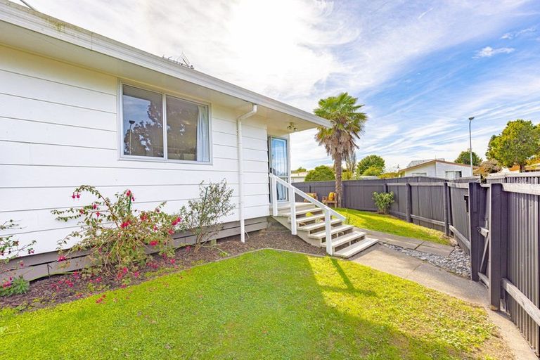 Photo of property in 2 Cypress Place, Aramoho, Whanganui, 4500