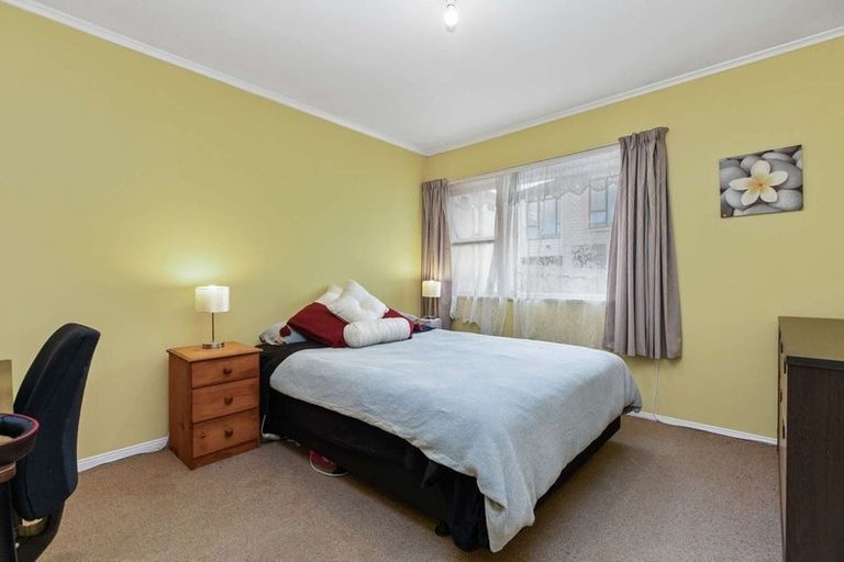 Photo of property in 2/70 Station Road, Papatoetoe, Auckland, 2025