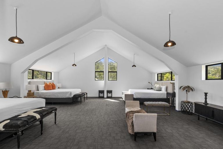 Photo of property in 127 Bethells Road, Waitakere, 0781