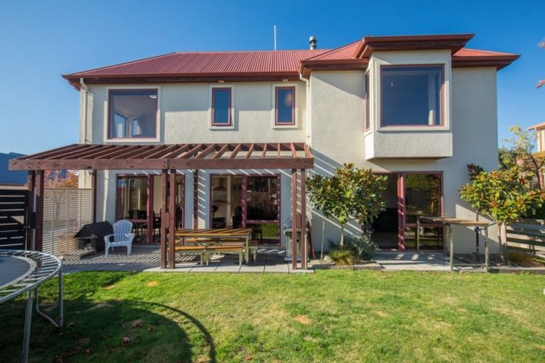 Photo of property in 71 Kings Drive, Wanaka, 9305