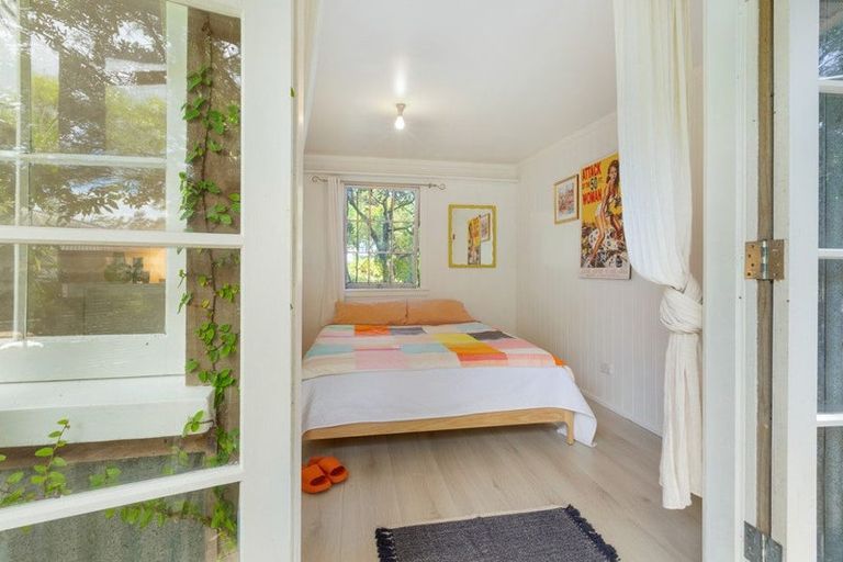 Photo of property in 40 Calais Terrace, Ostend, Waiheke Island, 1081