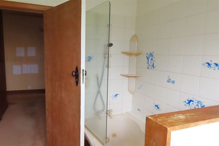 Photo of property in 328 Arapaepae Road, Levin, 5571