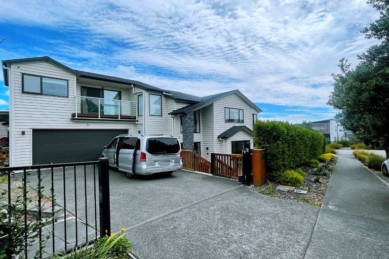 Photo of property in 10 Bounty Road, Long Bay, Auckland, 0630