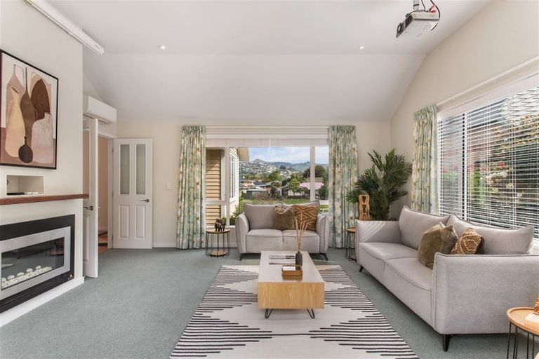 Photo of property in 15 Acorn Close, Waltham, Christchurch, 8023