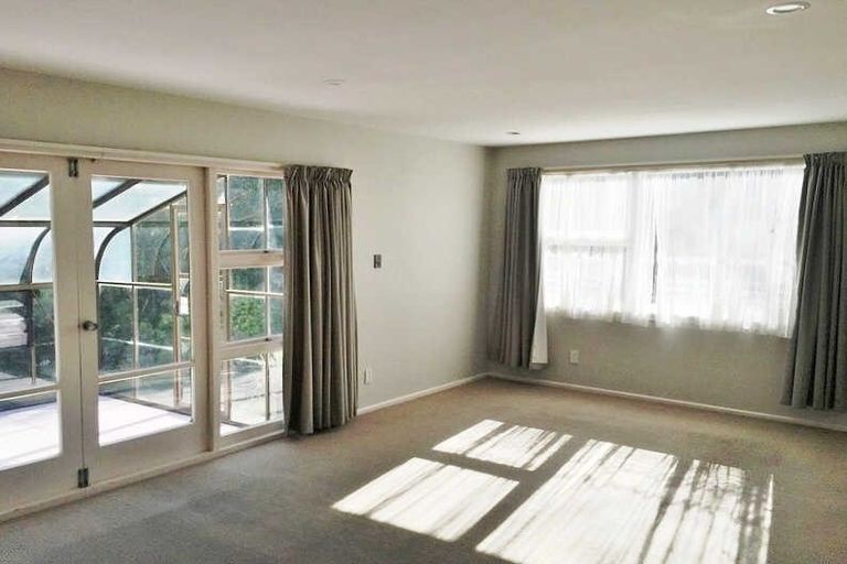 Photo of property in 10 Flower Street, Bryndwr, Christchurch, 8053