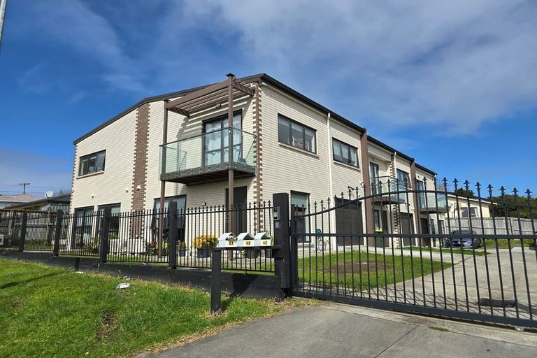 Photo of property in 4a Kelman Road, Kelston, Auckland, 0602