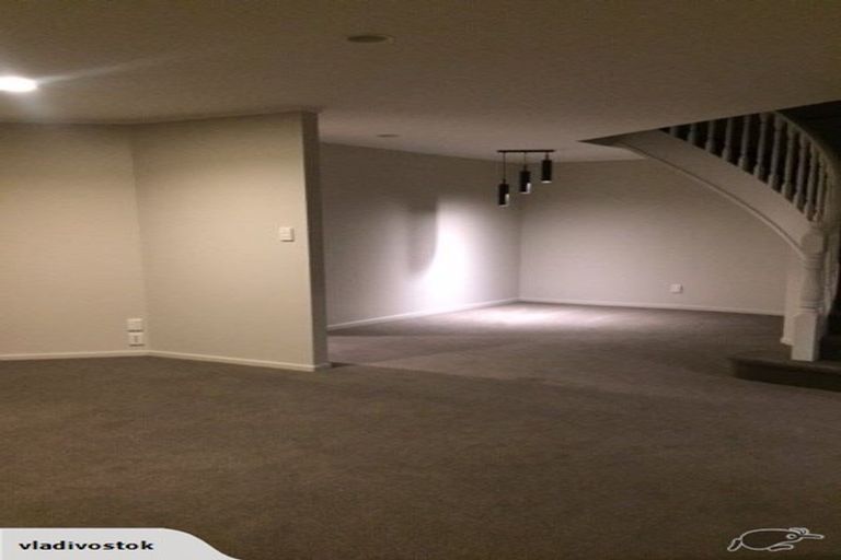 Photo of property in 32 Hastings Place, Hamilton Lake, Hamilton, 3204