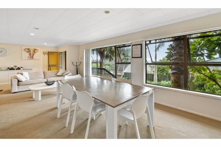 Photo of property in 10 Sophora Place, Totara Heights, Auckland, 2105